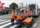 Microbuz cu muncitori, LOVIT ÎN PLIN de un autoturism. Mai multe victime, la spital