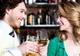 10 lucruri pe care să nu le faci NICIODATĂ când mergi într-un bar