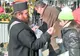 GEST INCREDIBIL: Ce au făcut DOI CĂLUGĂRI într-o piaţă din Vaslui