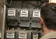 Românii ar putea fi OBLIGAŢI să îşi schimbe CONTOARELE ELECTRICE. Cât timp au la dispoziţie