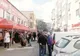 Acest stil de a-ţi face RECLAMĂ nu a mai fost văzut în România. Angajaţii Carrefour au rămas PAF