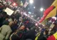 PROTESTE ALEGERI 2014. Mii de oameni în Piaţa Universităţii din Bucureşti. Iohannis a fost în Piaţă