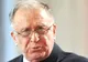 Un tânăr către Ion Iliescu: Eşti un "criminal" şi "un comunist murdar de sânge" 