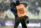 INCREDIBIL. Imagini HORROR la Craiova, la meciul cu Steaua. Un steward a bătut un fan pe teren