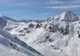TURIŞTI rămaşi BLOCAŢI cu maşina pe un drum din Masivul Bucegi, ajutaţi de jandarmii montani