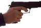 Caz incredibil la Bacău: A tras cu un pistol într-un bar când i s-a adus nota de plată