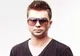 Un cântăreţ faimos din România s-a sinucis aruncându-se în faţa trenului