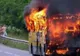 Un autocar plin cu copii a luat foc în judeţul Tulcea