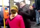 Incredibil! Scene-şoc într-un tramvai din Bucureşti. Un controlor RATB a sărit să bată un călător