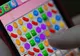 Un bărbat şi-a rupt tendoanele de la degete fiindcă s-a jucat prea mult Candy Crush