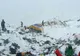 Anunț de ultimă oră al MAE despre soarta alpiniștilor români prinși de cutremur pe Everest