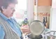 O femeie din Bucureşti ţine post de 10 ani: "Mă simt mai bine sufleteşte, spiritual şi trupeşte"