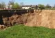 Fenomen alarmant la graniţa României. Pământul s-a surpat: case înghiţite, oameni îngroziţi 