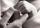 Un bebeluș de opt luni, omorât în bătaie de tatăl lui