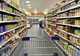 Fără mâncare expirată la gunoi! Supermarketurile ar putea fi obligate să doneze alimentele