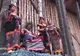 Un rege din Camerun are aproape 100 de soţii. 72 dintre femei, moştenire de la tatăl său