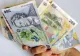 Creşte salariul minim de la 1 iulie. Află ce efecte va produce modificarea