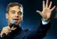 Robbie Williams, surpriză totală la concertul de la Bucureşti. Tatăl artistului, pe scenă 