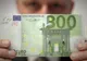 A scăzut numărul de bancnote euro contrafăcute, anunţă BCE