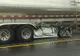 Imaginea şocantă cu o maşină care a intrat sub un camion. Spre uimirea tuturor, pasagerii...