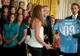 Față de Clinton, Obama n-are gusturi rele: a invitat Naţionala de fotbal feminin a SUA la Casa Albă
