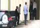 Victor Ponta s-a întors în țară. Premierul a mers la Guvern cu barbă şi în cârje - VIDEO