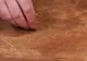 Cel mai tare truc pentru a scăpa de zgârieturile de pe lemn VIDEO