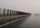 Furtună în vestul țării. Mai mulți stâlpi de pe autostradă Arad-Nădlac au fost smulși de vânt 