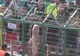 Un suporter s-a trezit în mijlocul ultrașilor rivali. Ce a urmat a ridicat tot stadionul în picioare