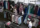 Cum a fost surprinsă de camerele de supraveghere o femeie într-un magazin de rochii din Cluj