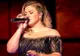 Anunţul emoţionant făcut de Kelly Clarkson în timpul unui concert. "Nu plănuisem să vă spun asta"