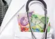 Reacţia dură a medicilor, după ce premierul Ponta propune "legiferarea atenţiilor": "Nu vrem şpagă!"