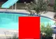 Au vrut să intre în piscină, dar au înlemnit! Stătea în apă şi făcea asta. Totul a fost filmat 