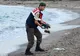 Imagini sfâșietoare de la înmormântarea baiețelului sirian de 3 ani, găsit mort, pe plajă