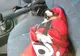 Au spart geamul mașinii să salveze un bebeluș. Polițiștii au încremenit! Ce se afla printre scutece