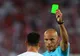 Arbitrii de fotbal vor arăta în curând cartonașul VERDE. Ce înseamnă