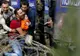 Criza refugiaţilor. Zeci de mii de imigranţi blocaţi pe o insulă din Grecia