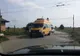 Cum a fost surprins şoferul unui autobuz şcolar, în Timiş: a trecut calea ferată pe roşu şi...