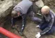 Au deschis un sicriu vechi, îngropat sub o biserică. Ce era în el i-a uimit şi pe arheologi