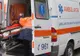 Doi bătrâni răniţi, după ce au căzut de la înălţime în timp ce culegeau nuci