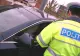 Pericol pe șosele. Ce au găsit polițiștii într-o mașină care părea că circulă fără șofer