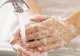  Are doar 17 ani, dar viața ei e un coșmar. Cum arată fata care se spală de 50 de ori pe zi