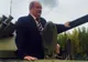 Situaţie neplăcută pentru un politician. A rămas blocat într-un tanc, din cauza kilogramelor în plus