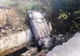 Nou accident din pricina lucrărilor nesemnalizate: o maşină a căzut într-o groapă gigant, în Bihor