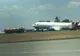 Accident aviatic. O aeronavă cu 100 de persoane la bord a luat foc şi s-a rupt la aterizare