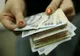 Salariul mediu a scăzut cu 36 de lei în august. Cine a pierdut cel mai mult la leafă 