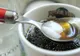 Şi-a pus ulei în cafea în fiecare dimineaţă. Rezultatul a fost dincolo de aşteptări