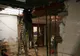 Și-a distrus casa ca să construiască ceva în sufragerie. Când au văzut ce era, vecinii au înlemnit 