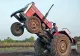  VIDEO. Copilul acesta conduce de când avea doar 7 ani. Iată ce cascadorii face cu un tractor