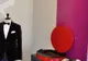 Cât costă cel mai scump costum produs în România şi cine îl poartă (P)